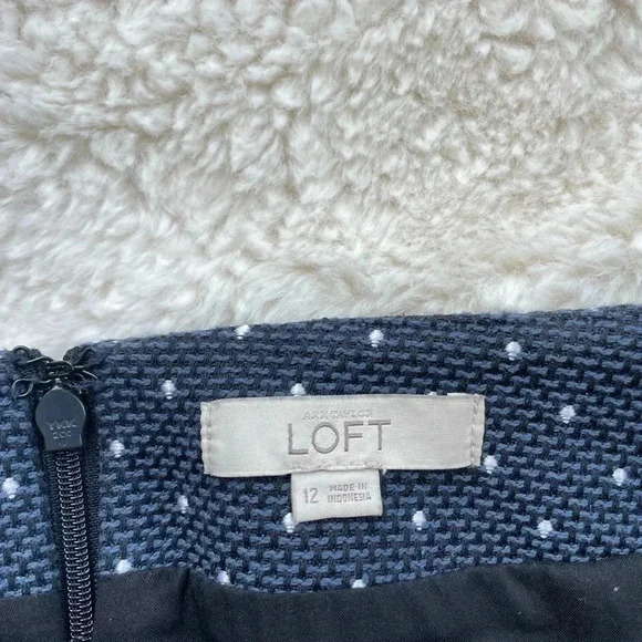 Loft black and blue skirt with white dots, front pockets and zipper, size 12​ - Picture 5 of 8